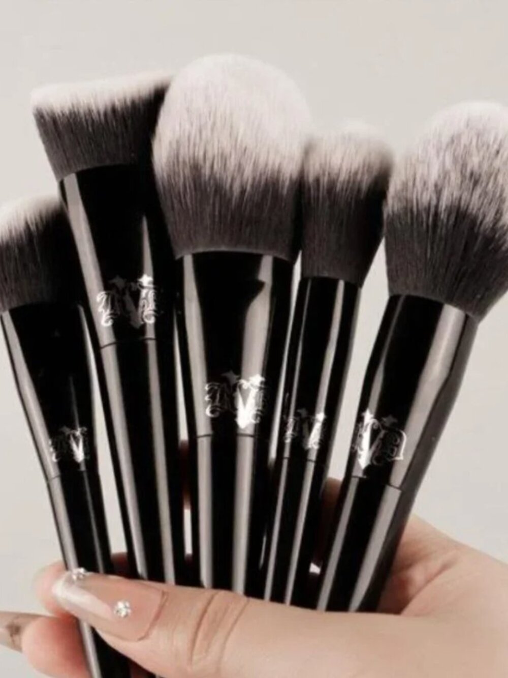 Kat Von D  Makeup Brush Set & Kit Foundation Blush Highlight Concealer NWT - Picture 6 of 6